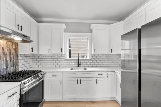 Primary Photo - 98 W 32nd St