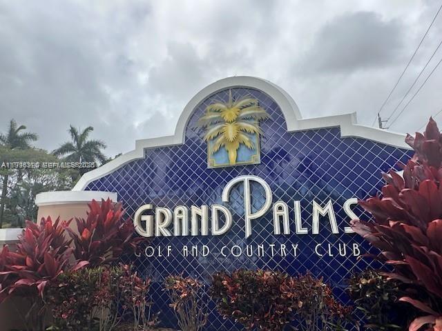 Building Photo - 620 Laurel Ln