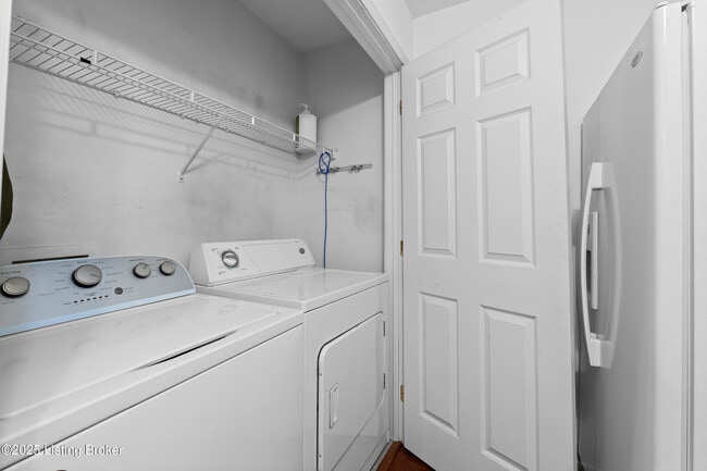 Building Photo - 13230 Prospect Glen Way