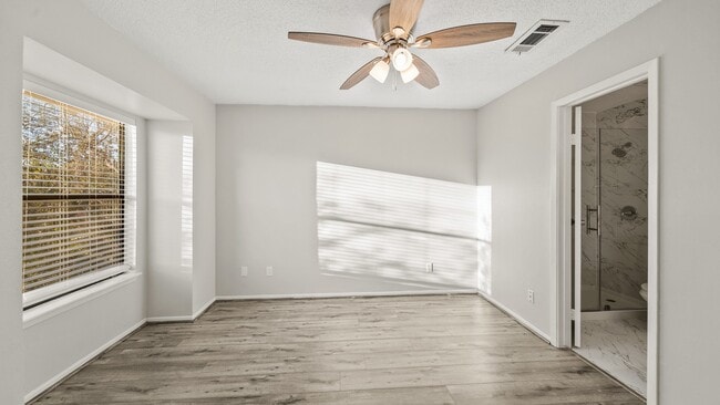 Building Photo - 1914 Lakeside Dr