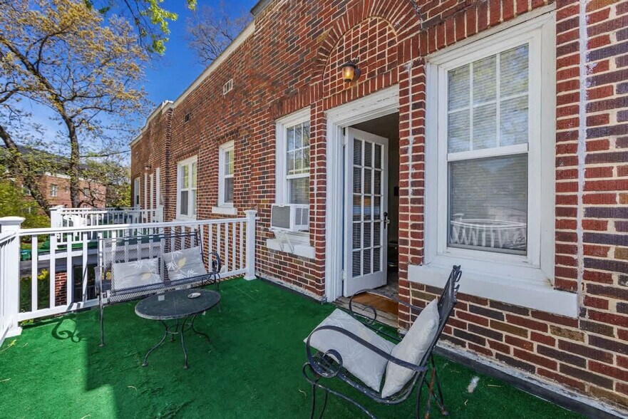 Building Photo - 2101 Kirkwood Ave