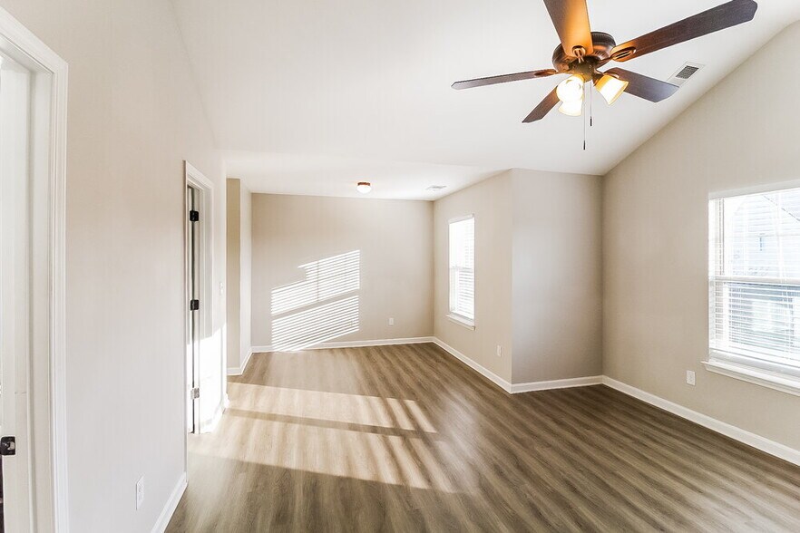 Building Photo - 706 Galveston Way