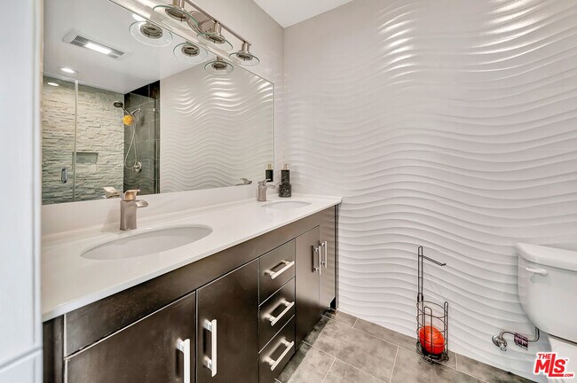 Building Photo - 21817 Providencia St