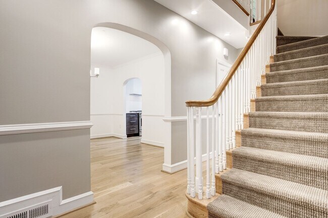 Building Photo - Updated 4 BD, 3.5 BA Stately Colonial on Kalmia RD in NW DC!!