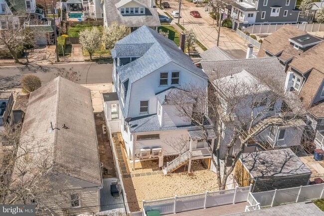 Building Photo - 3 N Surrey Ave