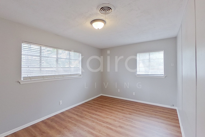Building Photo - 6015 Garden Ln