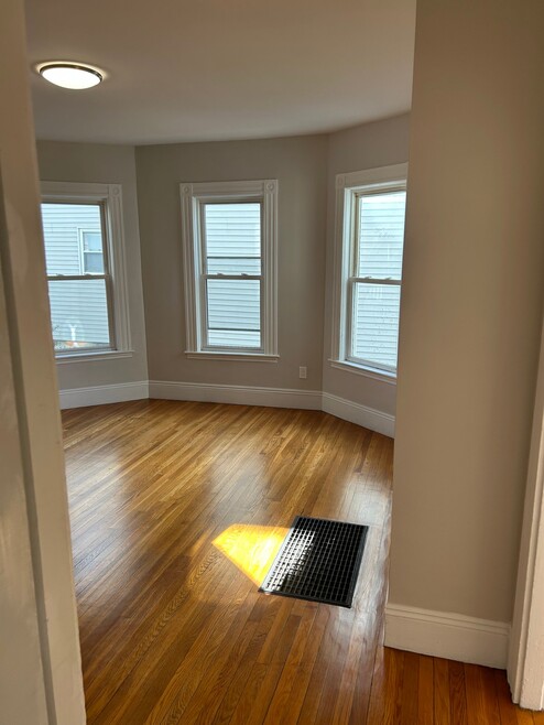 Building Photo - 81 Flint St