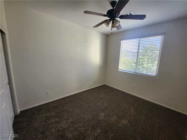 Building Photo - 8521 W Kellman Ave