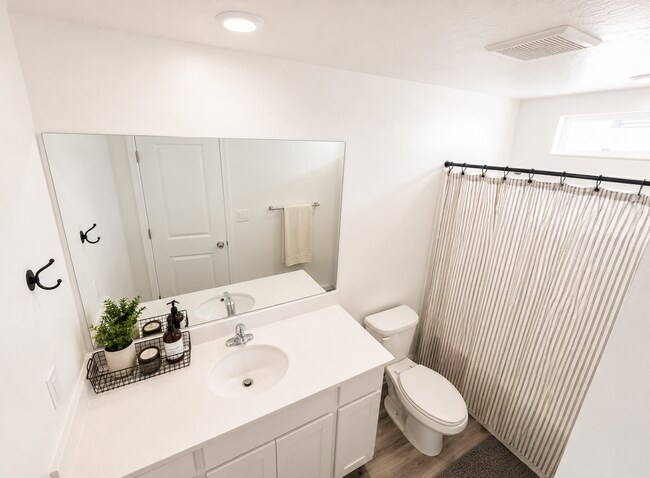Building Photo - 986 Manifest Ln