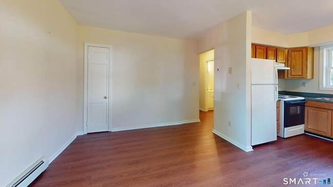 Building Photo - 37 Landin St