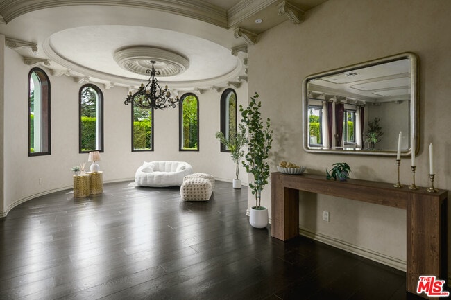 Building Photo - 4705 Los Feliz Blvd