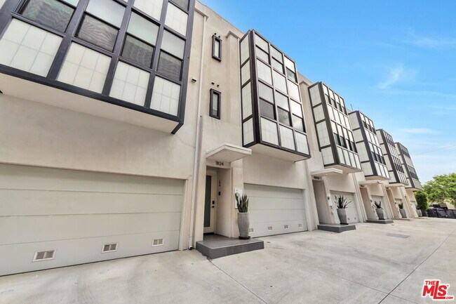 Building Photo - 1824 Redondo Blvd