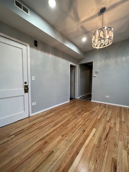 Primary Photo - 1355 S Springfield Ave