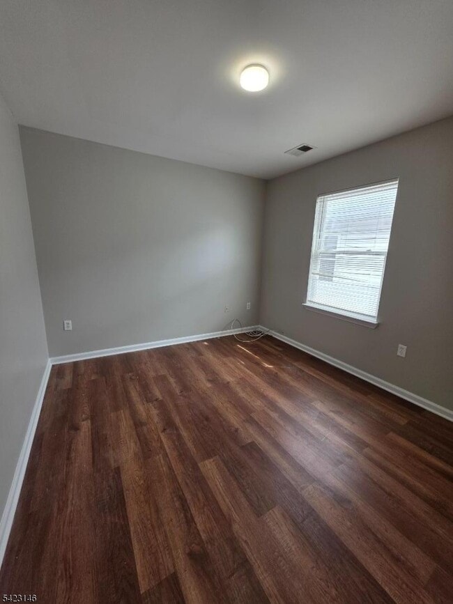 Building Photo - 290 Sussex Ave