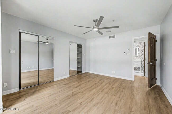 Building Photo - 2311 E Colter St