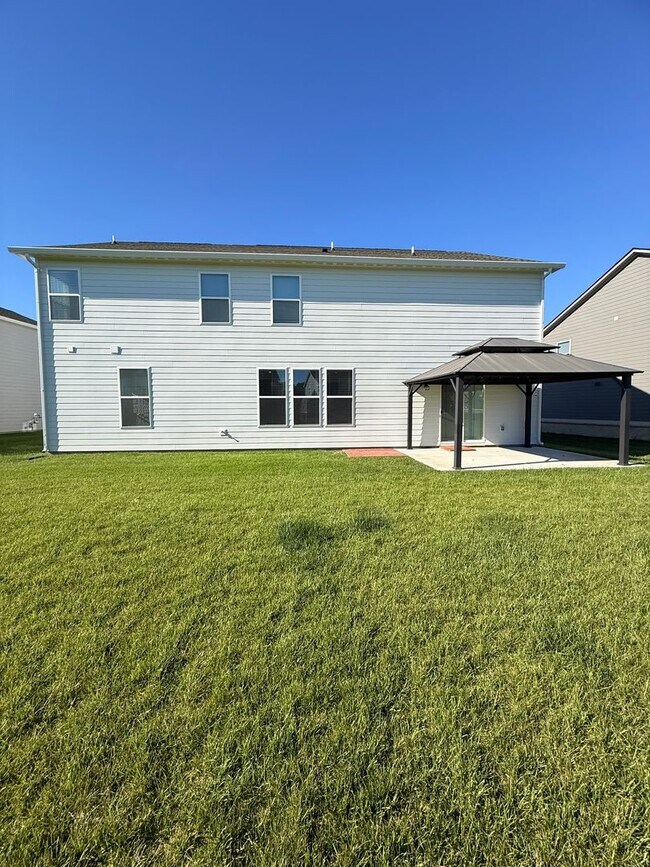 Building Photo - 1046 Elmwood Ln