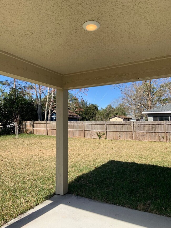 Building Photo - Newer Single Family Home!