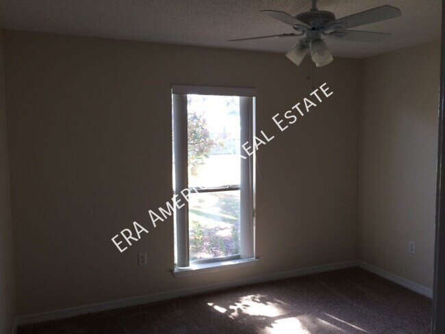 Building Photo - 7474 Manatee St