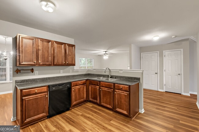 Building Photo - 7157 Laurel Creek Dr