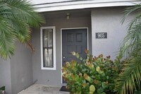 Building Photo - 905 Riverside Dr