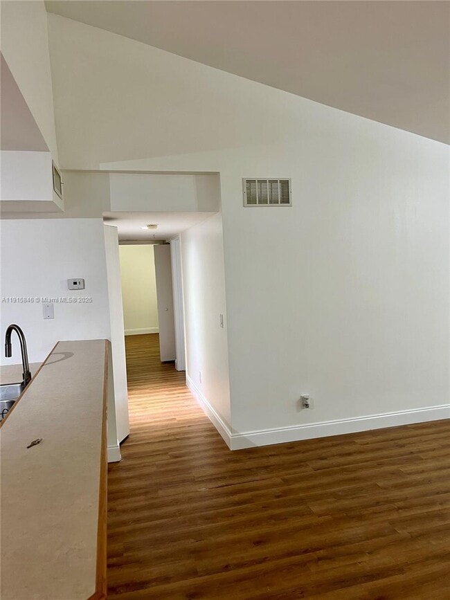 Building Photo - 9905 Westwood Dr