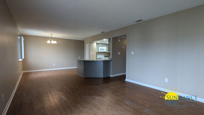 Building Photo - 2-Bedroom Condo with Direct Water Access and Scenic Views!