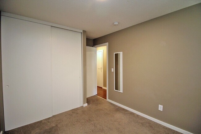 Building Photo - 4232-4232 SE Cesar Estrada Chavez Blvd