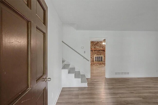 Building Photo - 2985 Fredrick Dr