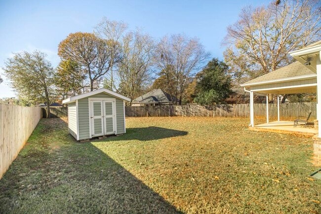 Building Photo - 102 Summerstone Bend