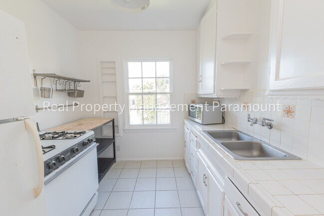 Building Photo - 1460 Orange Grove Ave