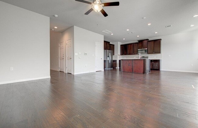 Building Photo - 11820 Coyote Call Way