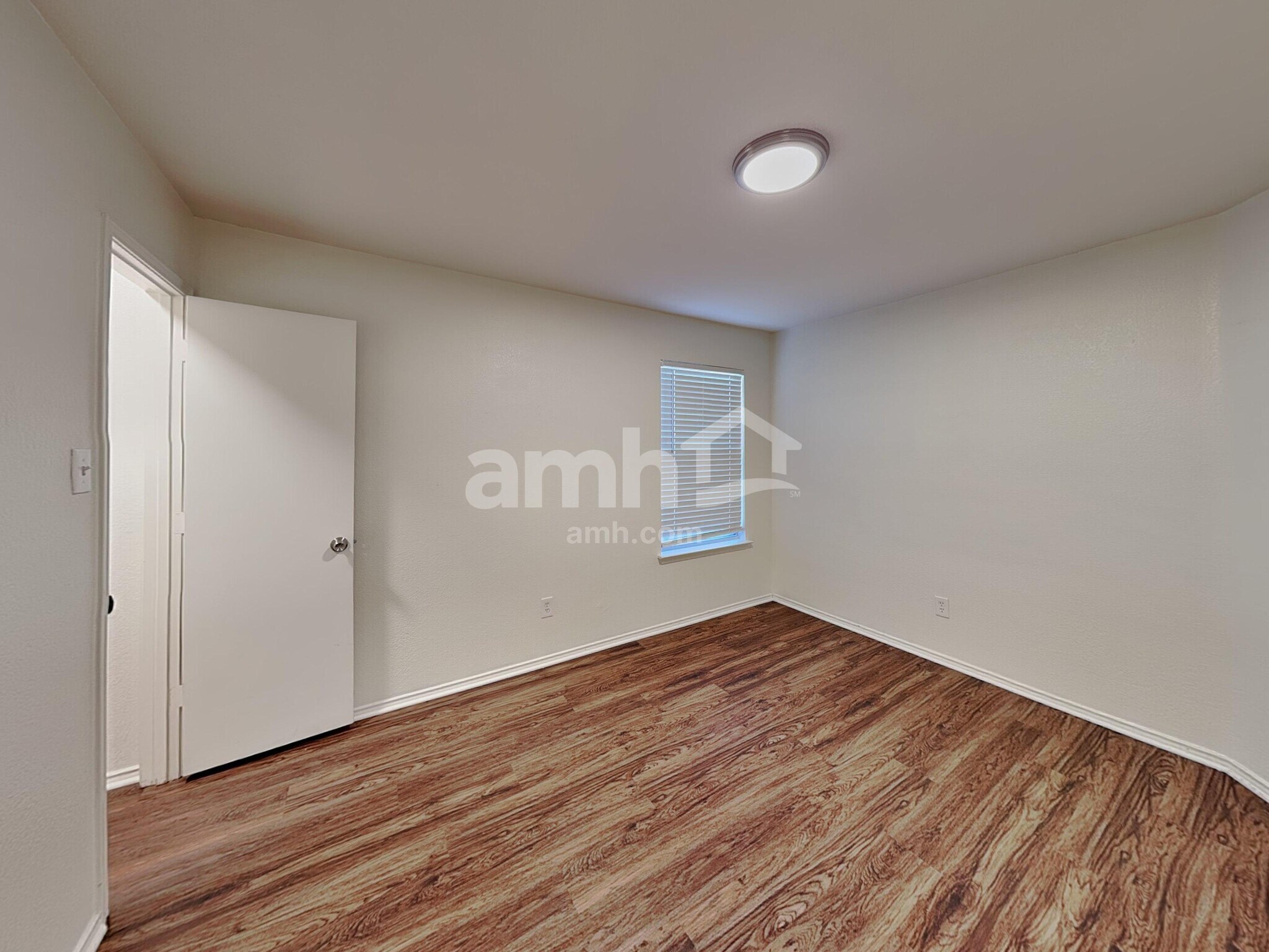 Building Photo - 1009 Whistle Stop Dr