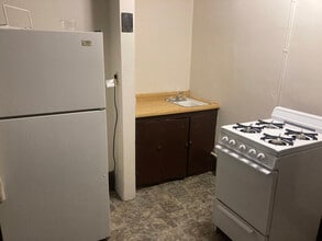 Building Photo - 3431 W Kilbourn Ave