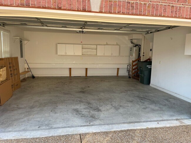 Building Photo - 215 Stoners Glen Ct