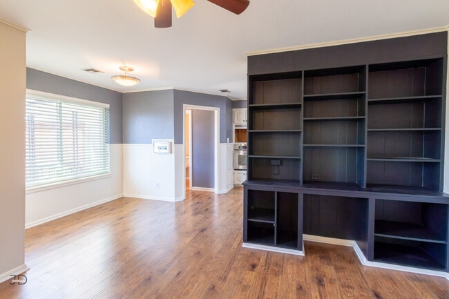 Building Photo - 4306 Briar Cliff Dr