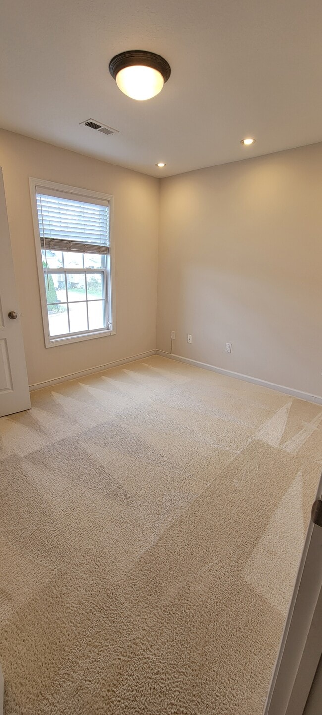 Building Photo - 5050 Horsestall Dr