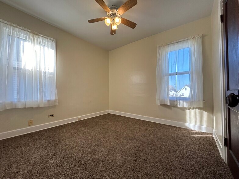 Building Photo - 4406 Gifford Ave
