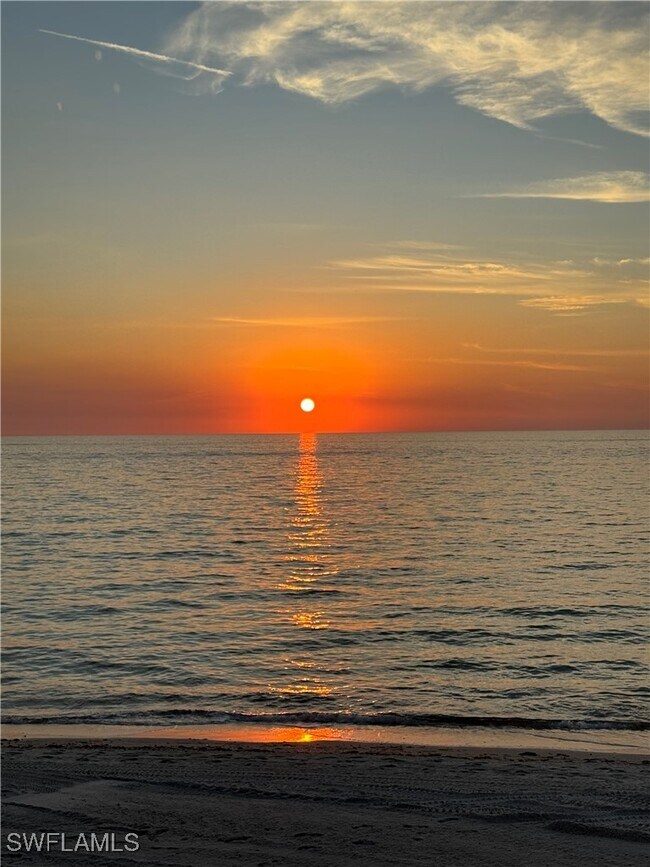 Building Photo - 6075 Pelican Bay Blvd