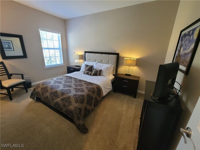 Building Photo - 8561 Violeta St