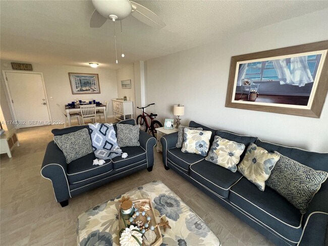 Building Photo - 125 S Ocean Ave