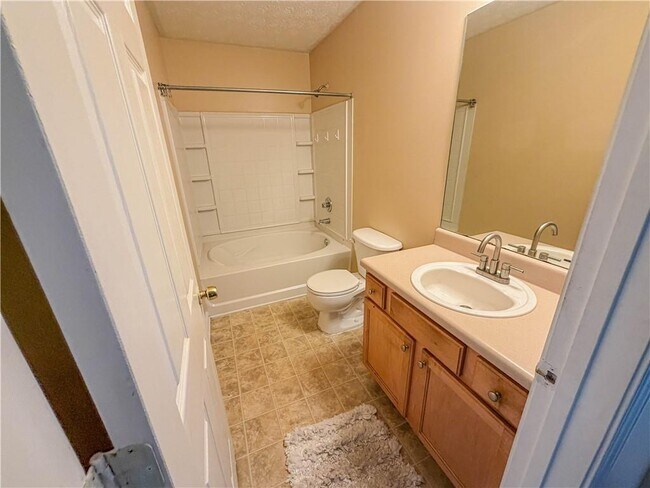 Building Photo - 2760 Rusticwood Dr SW