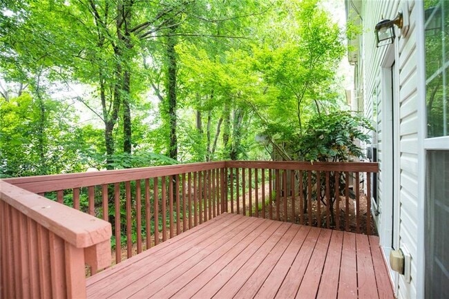 Building Photo - 649 Kenridge Dr