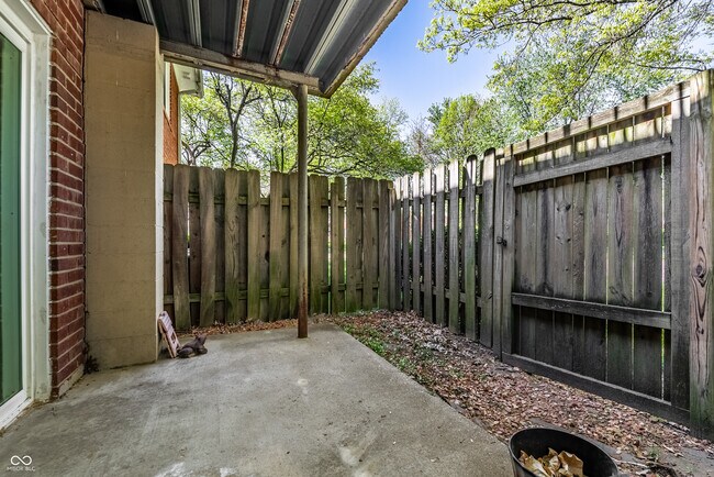 Building Photo - 6503 Park Central Way