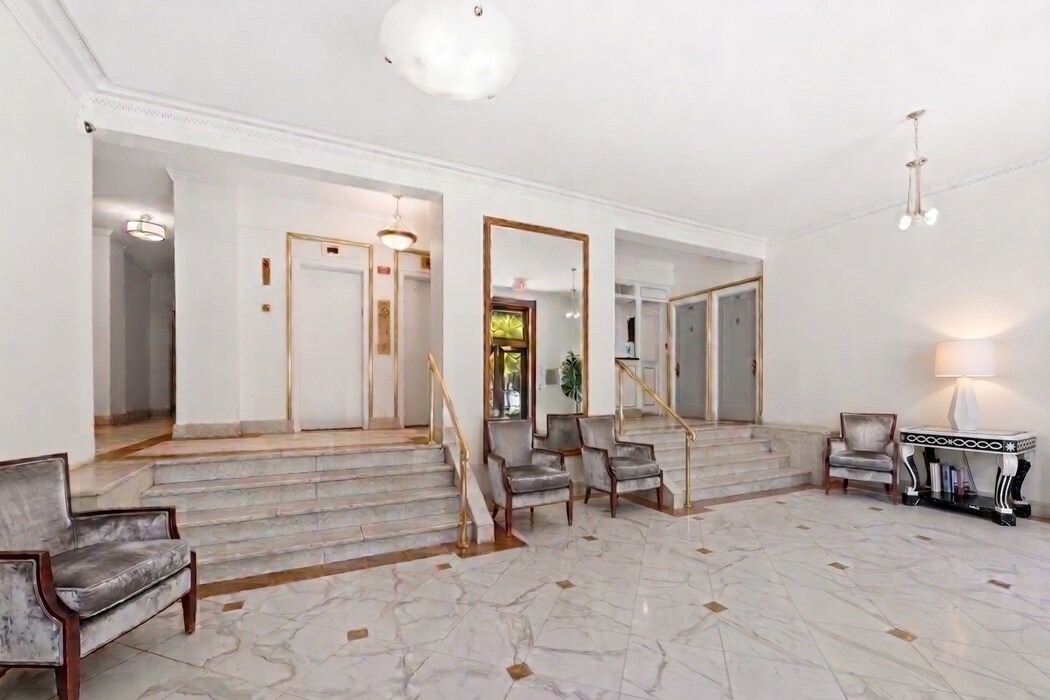 Building Photo - 1954 Columbia Rd NW