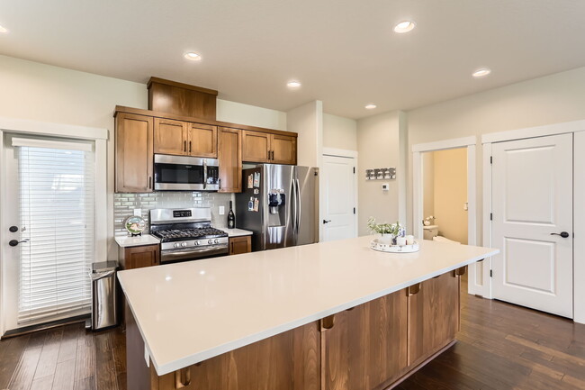 Building Photo - 12967 SW River Terrace Blvd