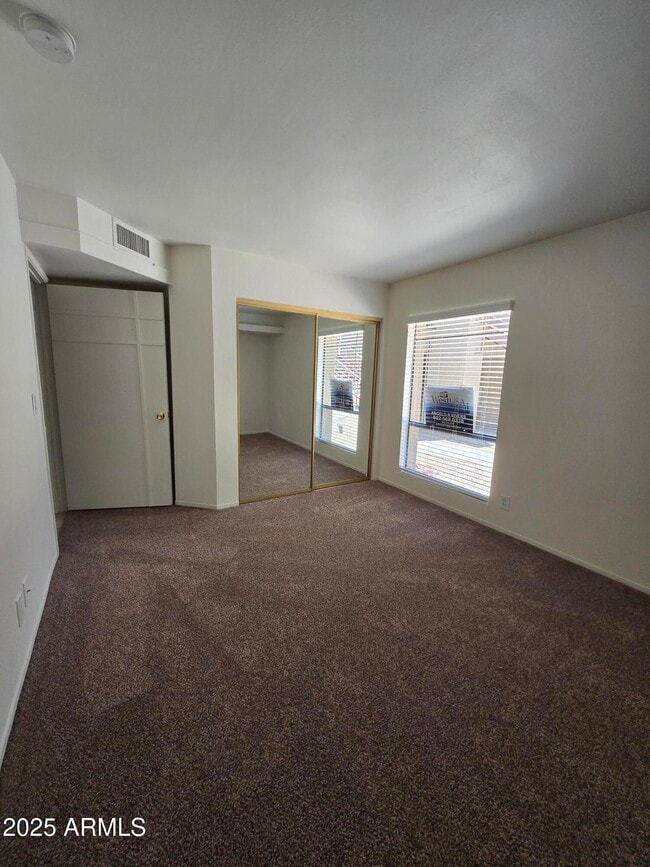 Building Photo - 5035 N 10th Pl