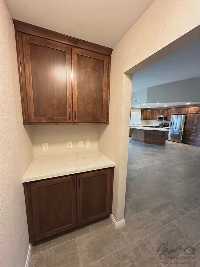 Building Photo - Homes Management - 3 Bed, 2 Bath House for Rent with Water/Trash Included