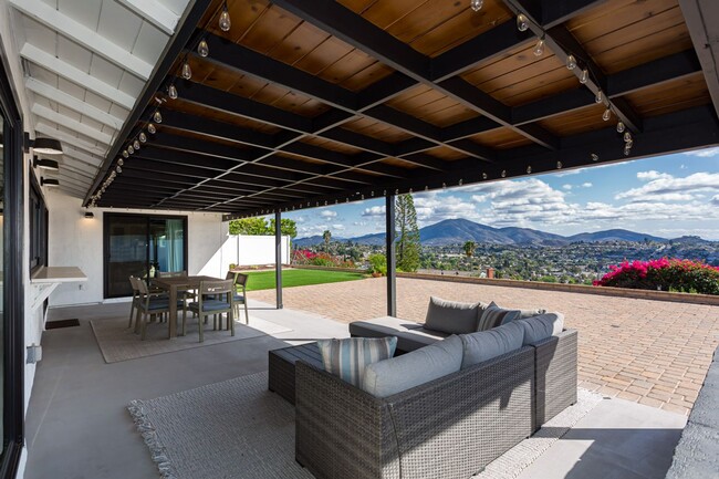 Building Photo - Mt. Helix Ranch Home with Views