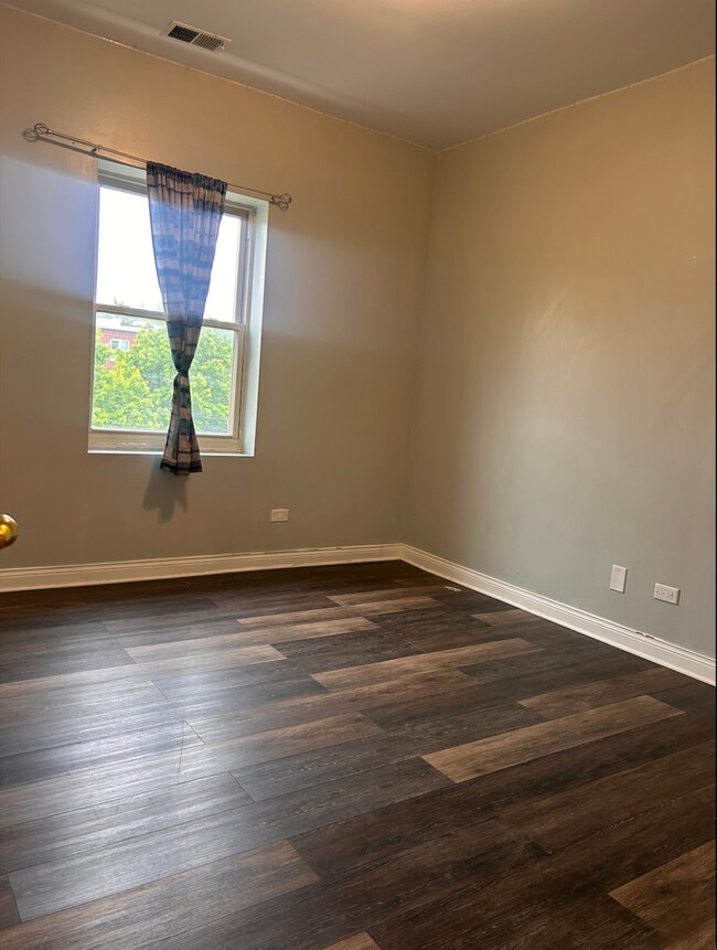 Building Photo - 5938 S Indiana Ave