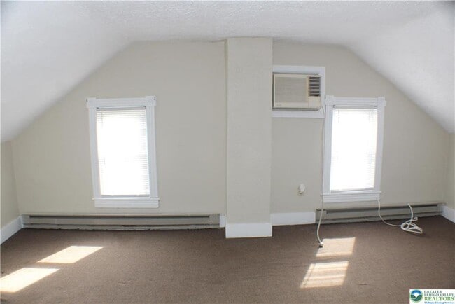 Building Photo - 353 N 6th St